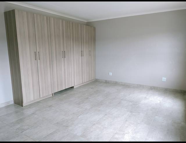 4 BEDROOM FREEHOLD FOR SALE IN DIE HEUWEL